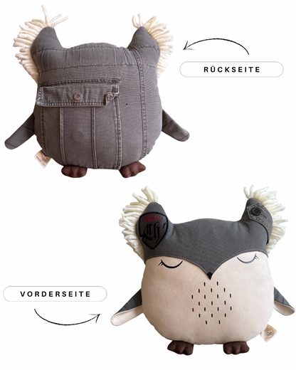 ERINNERUNGSSTÜCK MOTIV EULE  TEILWEISE AUS KLEIDUNG VORNE