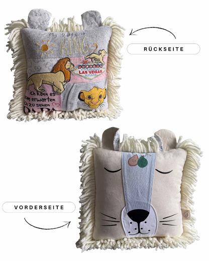 ERINNERUNGSSTÜCK MOTIV LÖWE  TEILWEISE AUS KLEIDUNG VORNE