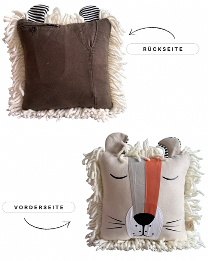 ERINNERUNGSSTÜCK MOTIV LÖWE  TEILWEISE AUS KLEIDUNG VORNE